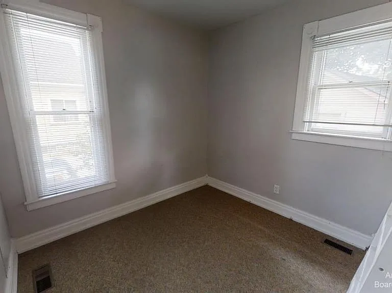 821 W Liberty St #1 — Photo 3