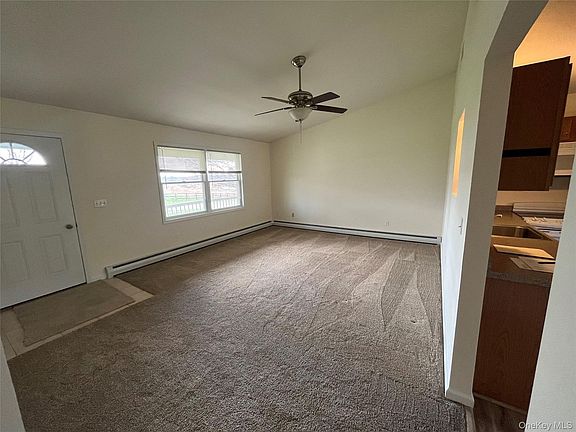 2nd image of 867 Van Wagner Rd APT A