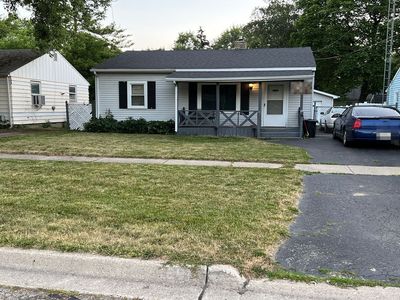 1391 Jolson Ave, Burton, MI, 48529