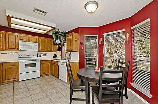 5th image of 112 Forest Ln