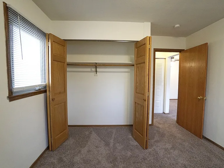 Adrian Apartments (CLO) — Photo 11