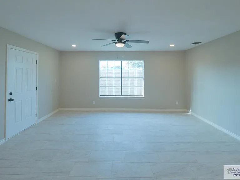 23919 Ellie Ln — Photo 35