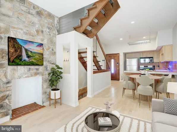 632 Bainbridge St, Philadelphia, PA 19147