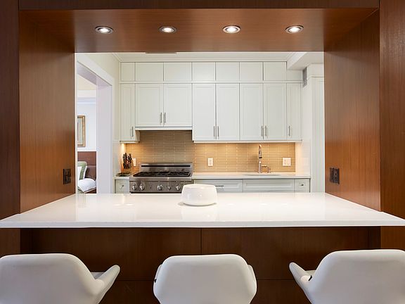 3rd image of 200 E 57th St APT 8N