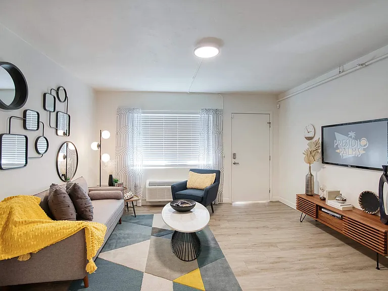 Presidio Palms Apartments — Photo 3