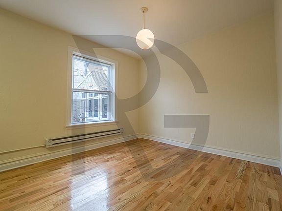 4th image of 3933 N Janssen Ave #3935E2
