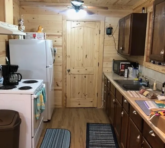 4279 Junction Hwy #B — Photo 1
