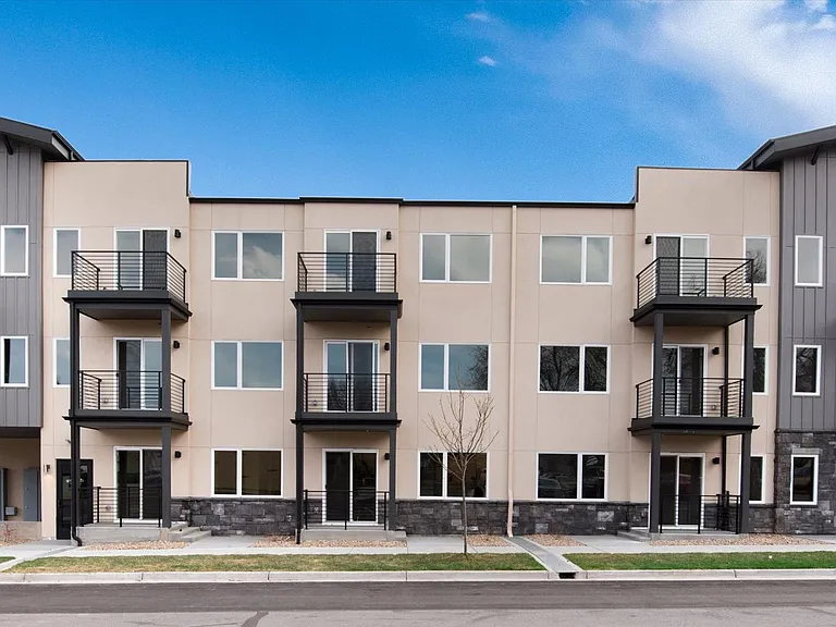 WestEdge Apartments — Photo 3