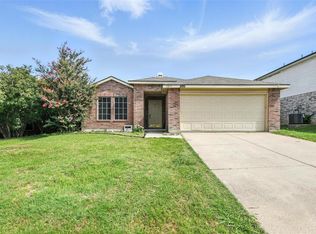 1217 Golden Sand Dr, Denton, TX 76210
