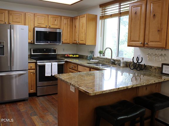 4th image of 1600 Pinebrook Blvd APT F4