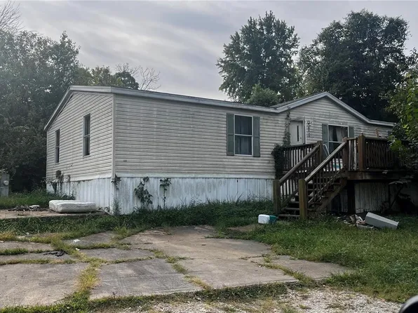 5592 Briarwood Dr, House Springs, MO 63051