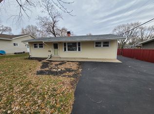 1810 Parklane Ave, McHenry, IL 60050