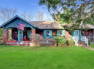 7 Park St, Setauket, NY 11733