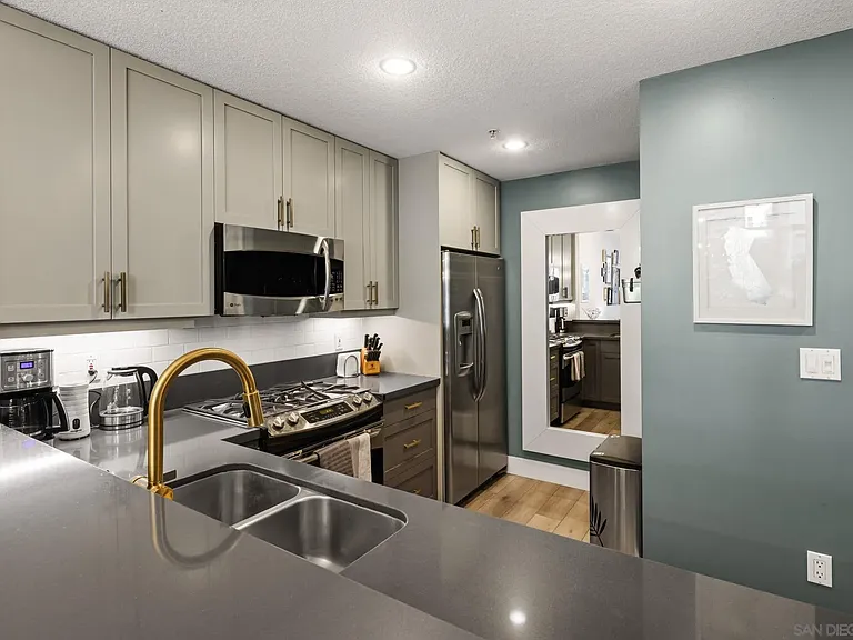 850 Beech St #307 — Photo 6