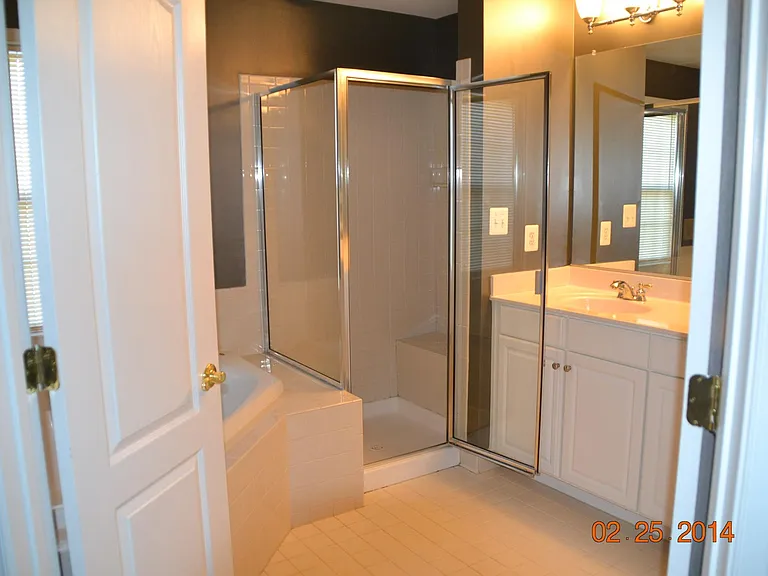 21958 Windy Oaks Sq — Photo 14