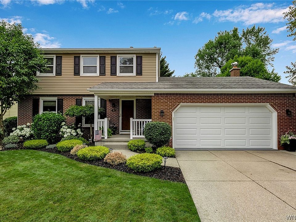 1st image of 32 Taverly Dr