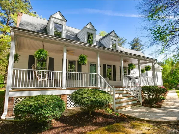 17483 Level Dr, Doswell, VA 23047