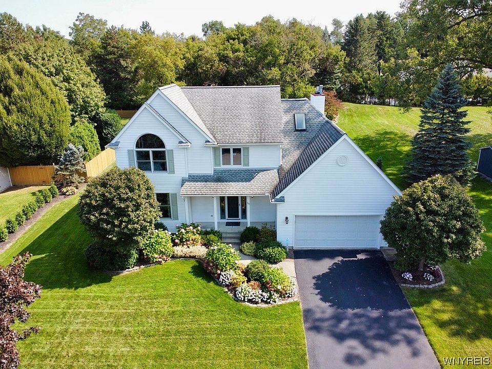 1st image of 131 Burbank Dr
