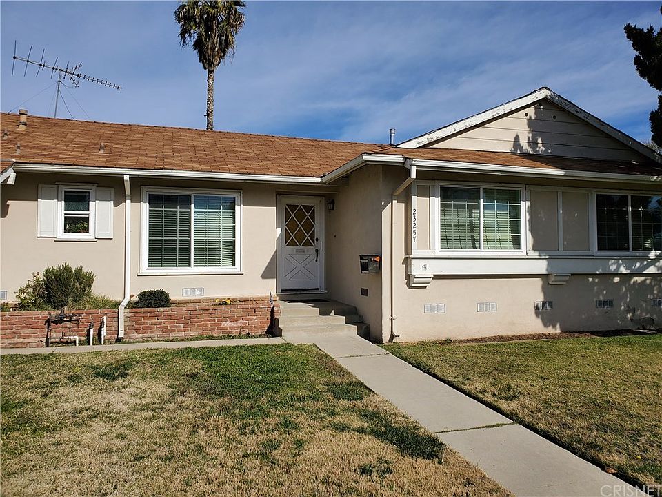 1st image of 23257 Vanowen St