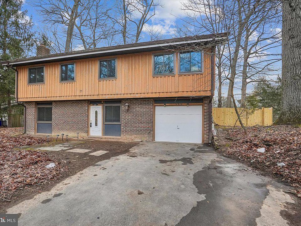 1st image of 14920 Chestnut Ridge Ct