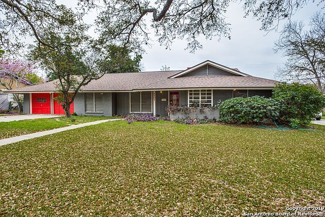 1st image of 3207 Oakleaf Dr