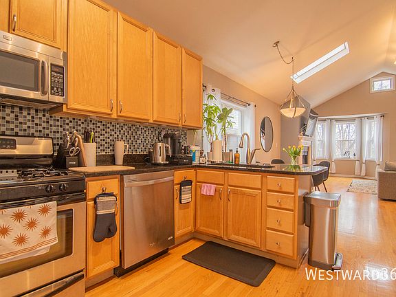 3rd image of 1427 N Bosworth Ave APT 3