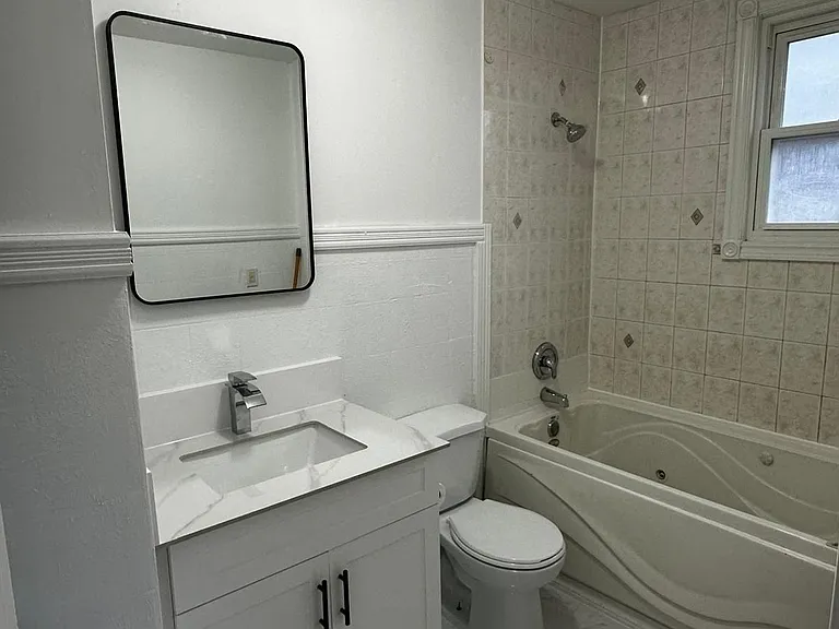 33 Jeavons Ave #ENTIRE HOUSE — Photo 16