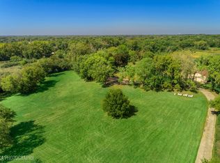 28200 W Roberts Rd, Barrington, IL 60010