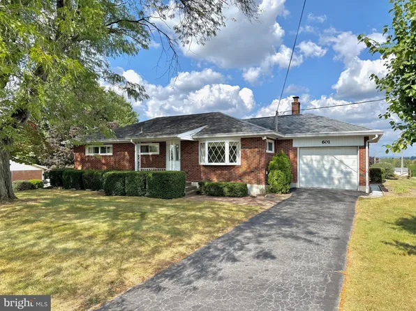 601 W Franklin St, Womelsdorf, PA 19567