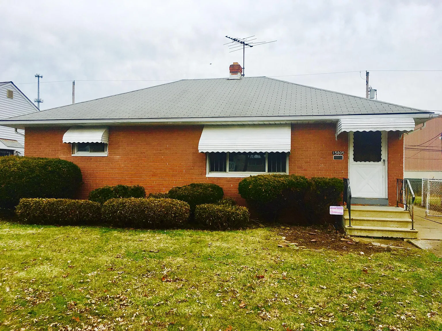 15805 Greendale Rd photo 1