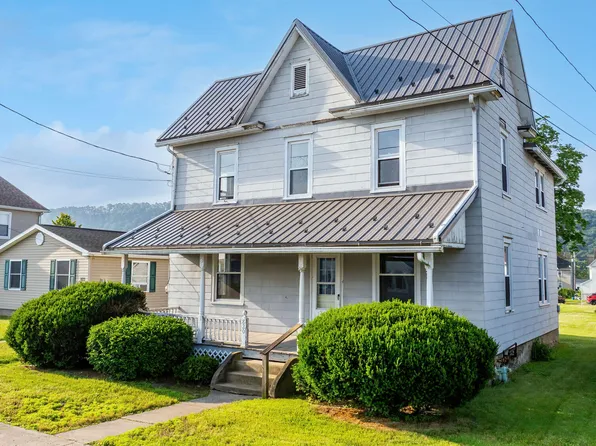 820 E 2nd St, Nescopeck, PA 18635