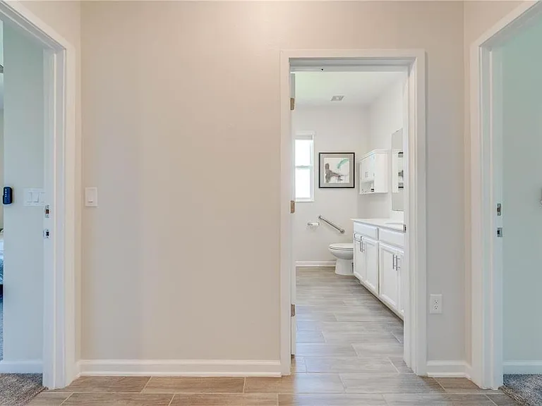 5301 Amersham Ln — Photo 12