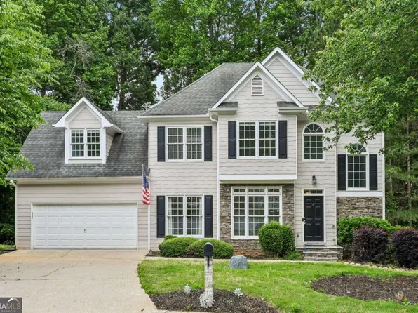 6367 Spring Lake Dr, Flowery Branch, GA 30542