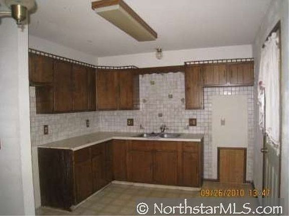 3rd image of 235 Woodland Dr