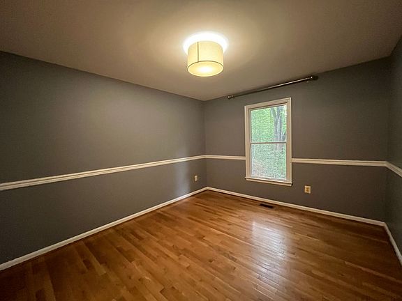 5th image of 445 McBride Ln