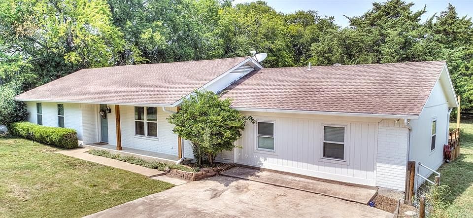1st image of 210 Sunridge Ln