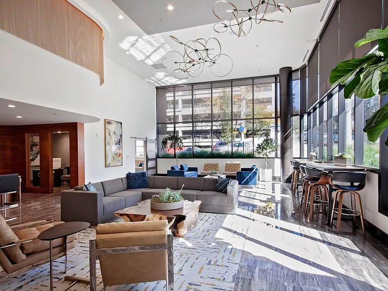 Lexington Apartments — Photo 44