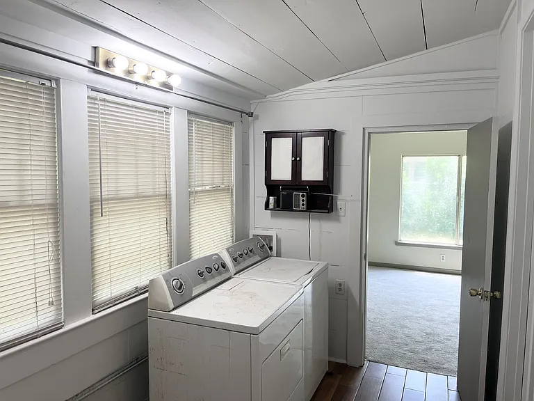208 Donaldson St — Photo 13