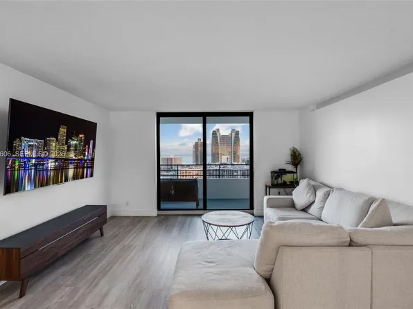 2500 Parkview Dr APT 2102, Hallandale Beach, FL 33009