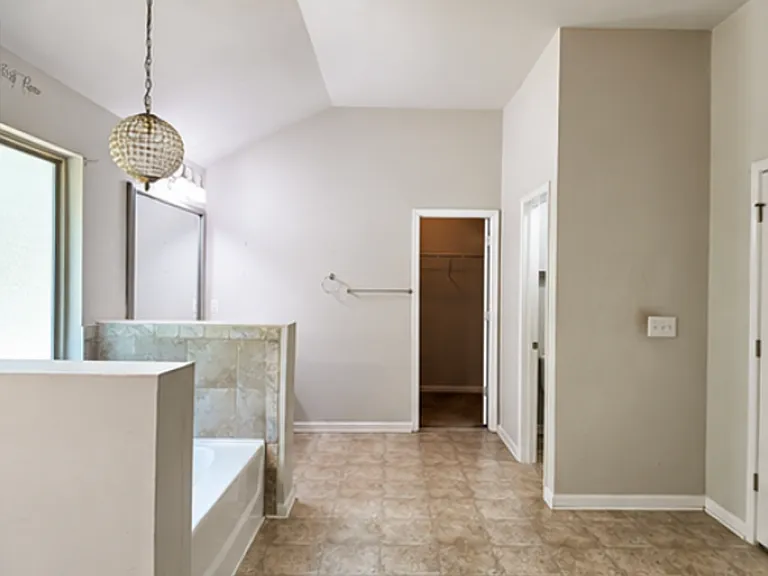 3523 Woodshade Dr — Photo 10