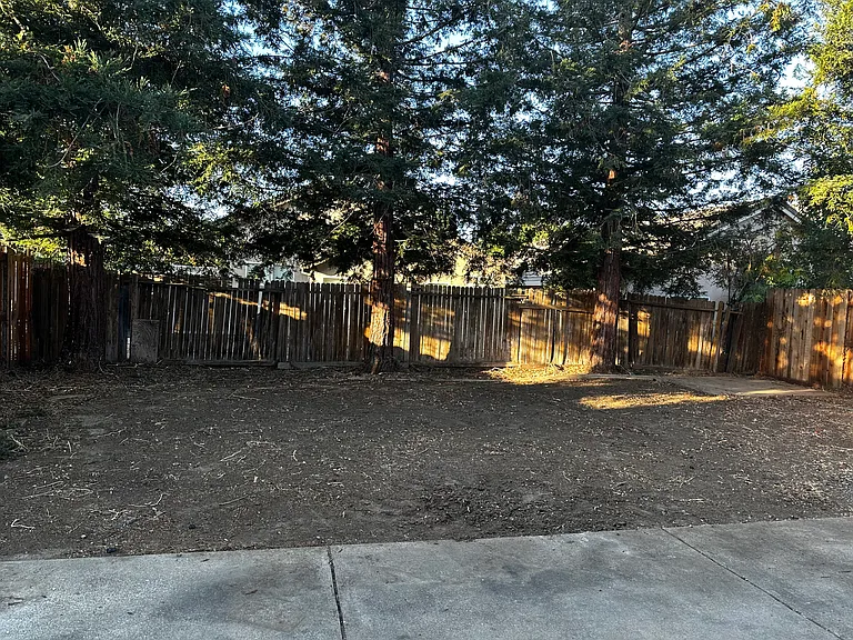 7464 Shelby St — Photo 19