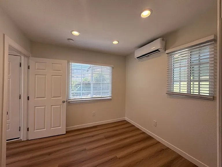 1600 Sherman Pl — Photo 5