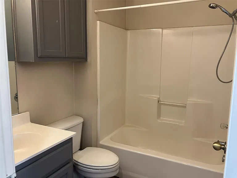 3201 Macarthur Ave #A — Photo 14