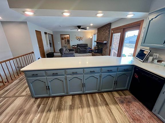 4th image of 307 Willow Rd