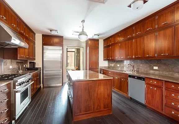 4th image of 155 W 11th St #2G