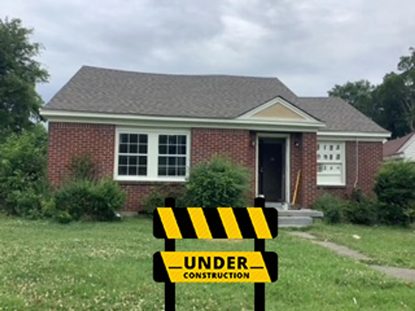 Welcome to 2188 Jackson Ave! — Photo 1