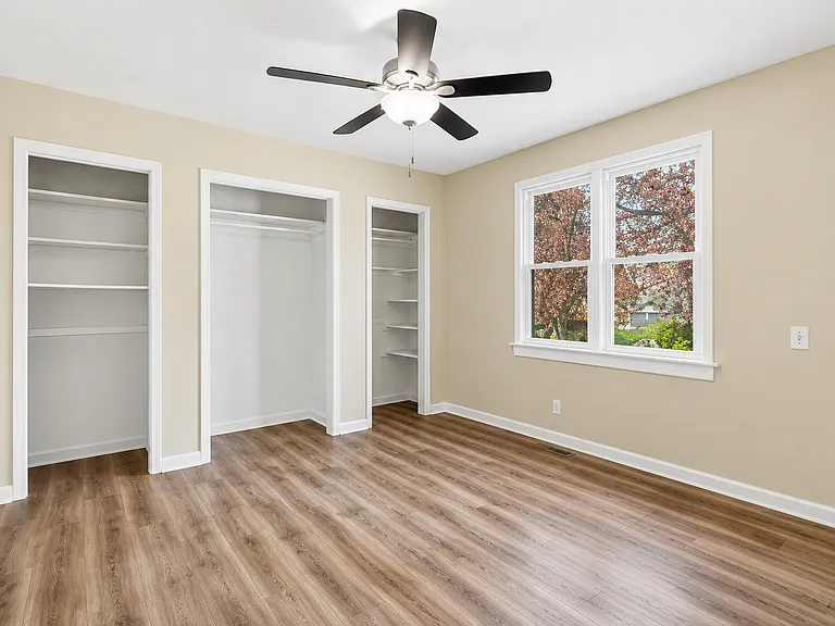 1525 E Cairo St — Photo 9