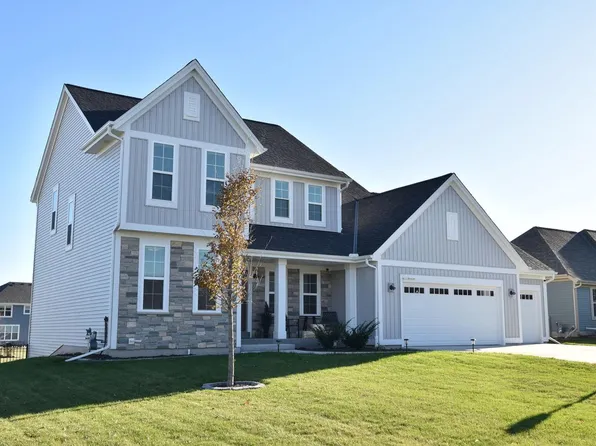 W223N4648 Seven Oaks DRIVE, Pewaukee, WI 53072