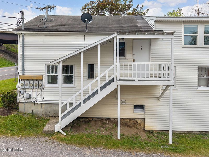 3rd image of 2521 W Fulton Road