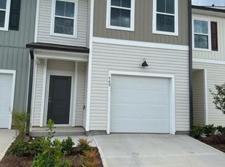 909 Falls Grove Trl, High Point, NC 27265